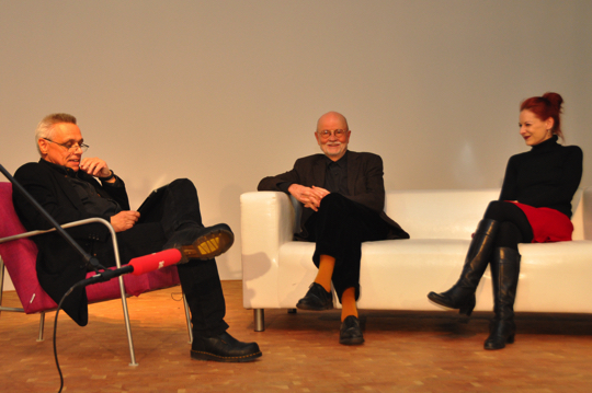Von links nach rechts: Gundolf S. Freyermuth, Günter Rohrbach, Lisa Goto (Foto: ifs)